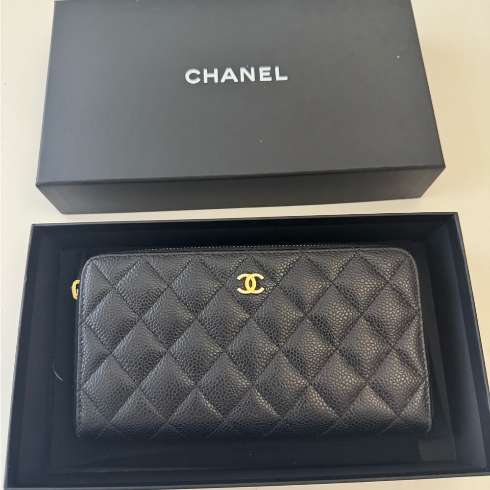 CHANEL Black Quilted Caviar Zipper Wallet